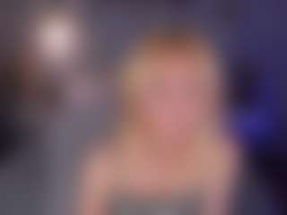 Live cam show with Clara-Schneider1 - Moaning on Hubzter Live