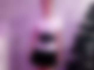 Live cam show with HarrietteCestari - Oil on xxxlivecams.org