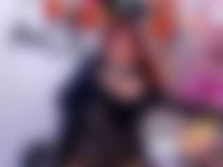 Live cam show with EmmaHiltton - Average on luckytryst.com
