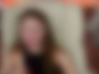 Live cam show with LilaSims - New Petite on Livezox