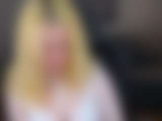 Spettacolo in cam dal vivo con LollyBunnyyy - Body Massage su Camsoda