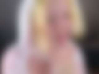 Live cam show with LollyBunnyyy - Beautiful Pornstar on Camsoda