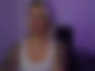 Live cam show with MilFjessy18 - New MILF on StripNow
