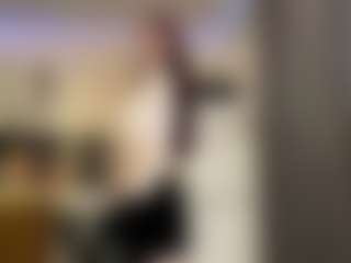 Live cam show with Amelia - Young Adult on Milfs Live