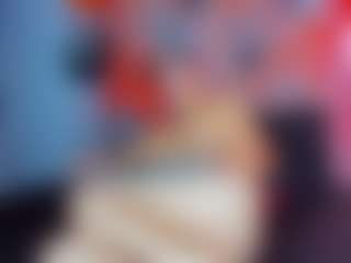 Live cam show with Aura - Fuck Machine on Camsoda
