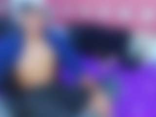 Live cam show with DrakeJack - Average on Camsoda