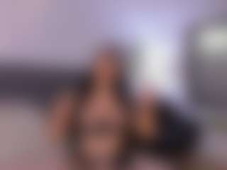 Show de cam en vivo con SeleneLujann - Big Tits MILF en Camsoda