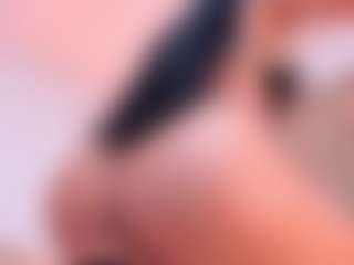 SeleneLujann MILF webcam performer live streaming