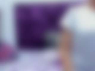 Larina-fox MILF webcam performer live streaming