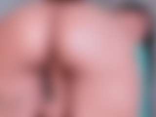 Kellynee1 MILF webcam performer live streaming