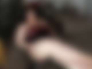SweetCharlotte MILF webcam performer live streaming
