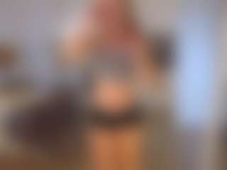 Live cam show with RondaSchlicher - Blonde Hair Teen (18+) on live.xheat.ai