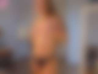 Live cam show with RondaSchlicher - Mature Young Adult on Camiplay Live