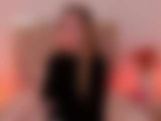 Live cam show with MaiaSinclair - Petite Teen (18+) on Fling VIP Chat