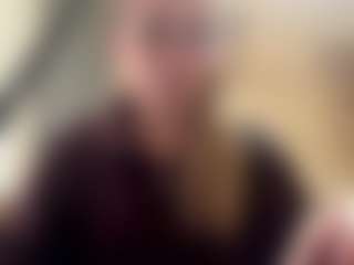 Live cam show with CicelyCapdeville - Middle Aged on liverealitysex.com