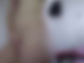 Live cam show with Allie - Middle Aged on liverealitysex.com