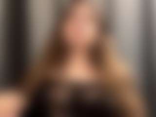 Spettacolo in cam dal vivo con Aleksa - New Shaved Pussy su Camsoda