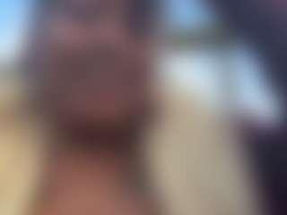 Live cam show with LaylaRed - MILF on Sex Cam Show