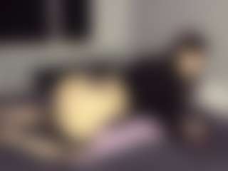 AnikaVelour's Live Sex Cam Show