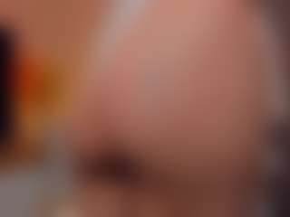 ellianora's Live Sex Cam Show