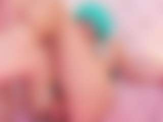 Live cam show with zoee-Evanss - Facial Piercings on Camsoda