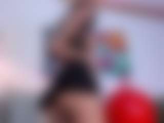 Live cam show with ALYSA-COPER - Erotic Dance on livesuperchat.net
