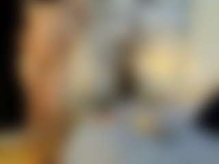 Live cam show with Greciaklein - Average on Milfs Live