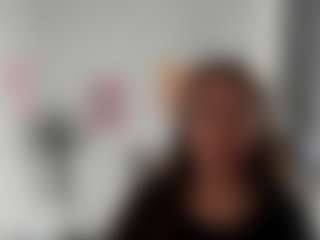 Live cam show with SamanthaDiamond - Body Massage on justonemore.cc