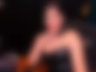 Live cam show with Miss LeiaHolt - Bdsm MILF on Uber Horny