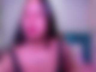 Live cam show with VIOLETA-HIILS - Facial on Soda Cam