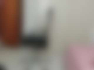 Nahomi01 MILF webcam performer live streaming