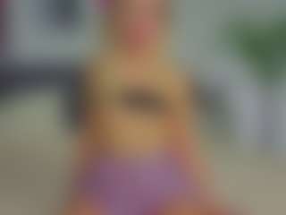 Live cam show with Evange1na - Pornstar Amateur on live.xheat.ai