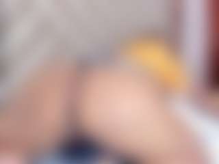 Live cam show with Cata - Fingering on madthumbs