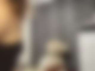 Live cam show with Marry - Granny Dildo on Camsoda