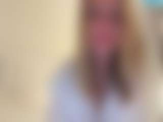 Live cam show with MelonsQueen - Green Eyes on Camsoda