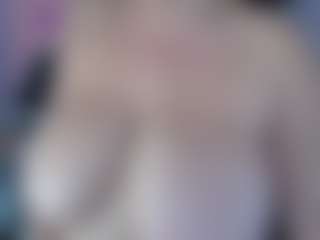 Live cam show with Zuri-ch - Role Play on crypto-cams
