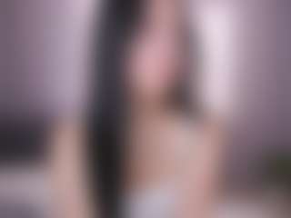 Live cam show with Luna - Skinny Teen (18+) on Camsoda