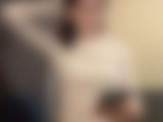 Live cam show with Alice - Spy Granny on liverealitysex.com