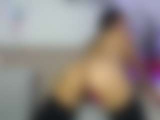 Live cam show with Sara Lopez - New Big Tits on CamSextacy