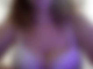Spettacolo in cam dal vivo con Emma - Control su Camsoda