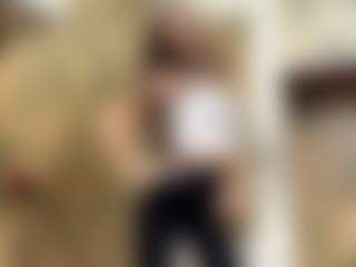 Live cam show with Lora - Brown Hair on Camsoda