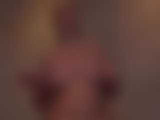 Live cam show with Lolajunee - New Toys on Camsoda