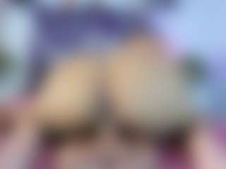 miakitye's Live Sex Cam Show