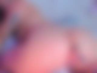 Live cam show with LuuCamell - Teen (18+) on Camming Site