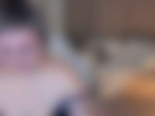 Live cam show with Ella-Clark - Blonde Hair Curvy on Camsoda