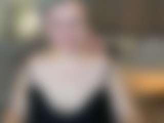 Live cam show with Ella-Clark - Blue Eyes on CamwithHer