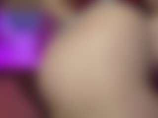 EmmaCamil's Live Sex Cam Show