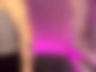 Kira's Live Sex Cam Show