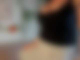 EvaaaaaaDee MILF webcam performer live streaming