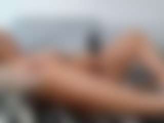 Live cam show with Regina Rizzi - Pretty on CamClone